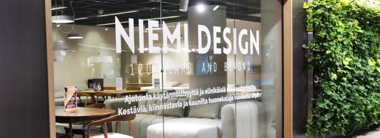 Niemi Designin showroom avautui lokakuun ensimmäisenä päivänä Espoon Tapiolassa sijaitsevassa Ainoa kauppakeskuksessa. Showroomissa on esillä Niemi Designin suosituimpia tuotteita.