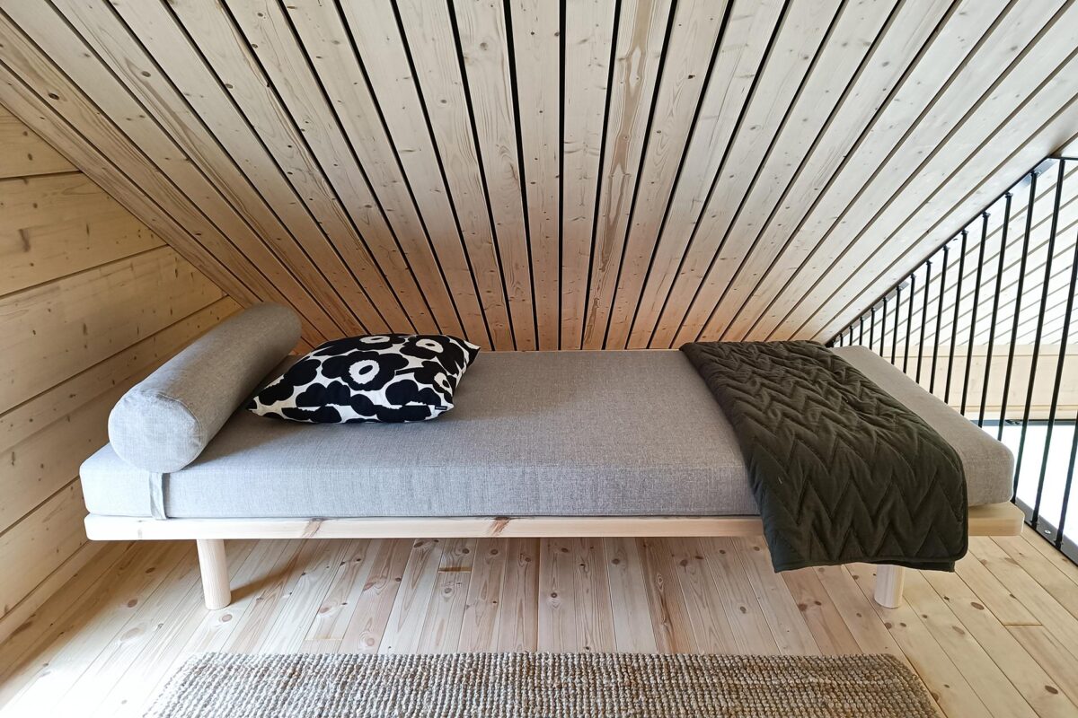 Ainoa_daybed_miljoo1 Ainoa-daybed sopii levähdyspaikaksi esimerkiksi parvelle.