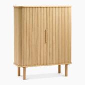 Cilla-kaappi on moderni, mutta minimalistinen ja käytännöllinen olohuoneen kaluste. Saatavilla myös samaan sarjaan Cilla-senkki ja Cilla-tv-taso.