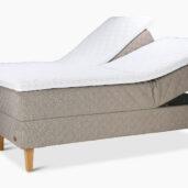 Dream Sleep -malliston sängyt antavat ylellisen tunteen ja mannermaista tyyliä makuuhuoneeseen. Laadukkaissa Dream Sleepin sängyissä on korkeampi runko ja tyylikäs tikattu kangas. 5-vyöhykkeinen pussijousitus mukailee kehoa.