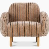 Helmet-nojatuoli saa uuden, raikkaan ja raidallisen ilmeen Preppy-kuosista. Preppy on osa Lauritzonin, Niemi Designin ja Sidosteen ainutlaatuista yhteistyömallistoa, jossa sama design kulkee kankaasta huonekaluihin ja aina sukkiin asti. Helmet-nojatuolin on suunnitellut sisustusarkkitehti SIO ja kalustemuotoilija Marjut Nousiainen. Helmet-nojatuoli valmistetaan omalla sohvatehtaallamme Virossa.