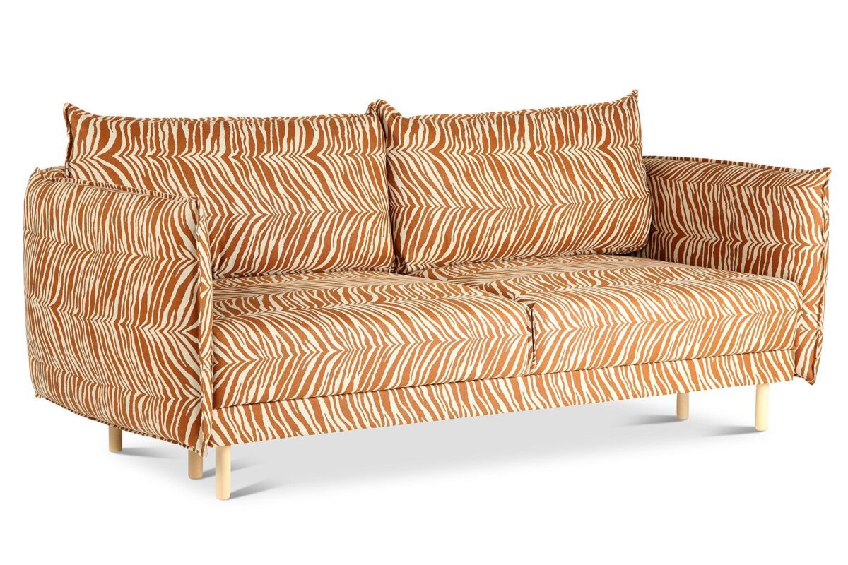 Himanka_vuodesohva_Wildlife7 Himanka-vuodesohvassa yhdistyvät ylellinen pehmeys ja moderni design. Maanläheisen sävyinen, ruskeakuviollinen Wildlife-verhoilukangas tuo sohvaan hienostuneen ilmeen ja nostaa arjen mukavuuden uudelle tasolle.