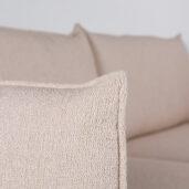 Himanka on monikäyttöinen, kolmen hengen sohva, joka palvelee myös vuodesohvana. Tilaa niemidesign.fi.