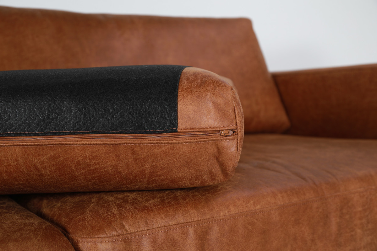 Bonded-nahkaista Kaarnaa on saatavilla sohvana, avokulmana, nojatuolina ja rahina