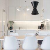 Länsi_designriippuvalaisin_miljöö3