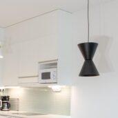 Länsi_designriippuvalaisin_miljöö4