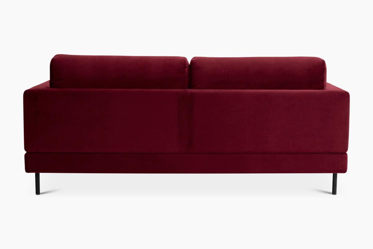 Liva_sohva_tiffany32_tummanpunainen2 Niemi Design on luonut Liva-sohvan yhteistyössä sisustusarkkitehti SIO ja kalustemuotoilija Marjut Nousiaisen kanssa. Kotimainen Liva-sohva on ylellisen pehmeä ja reilun kokoinen, sillä se sopii kolmelle hengelle. Liva-sohvaa on saatavilla kolmessa eri värissä.