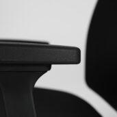 Master Plus -työtuolissa on monipuoliset säätöominaisuudet