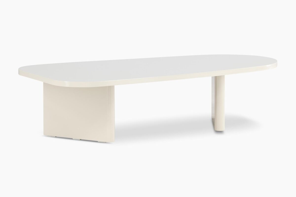 Otto_sohvapoyta_beige1 Beigen sävyinen Otto-sohvapöytä on modernin sisustuksen todellinen helmi. Otto-sohvapöytä on ajaton ja elegantti valinta, joka nostaa olohuoneesi ilmeen uudelle tasolle.