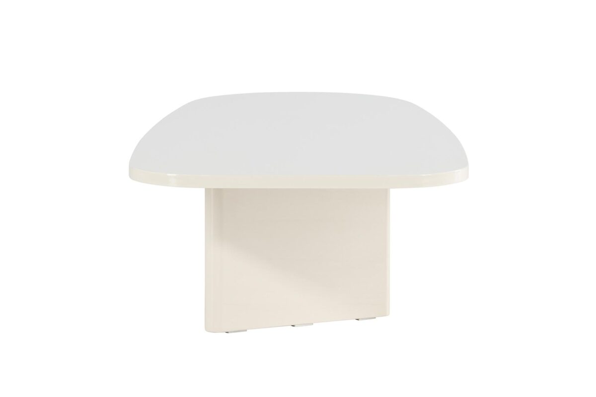 Otto_sohvapoyta_beige3 Beigen sävyinen Otto-sohvapöytä on modernin sisustuksen todellinen helmi. Otto-sohvapöytä on ajaton ja elegantti valinta, joka nostaa olohuoneesi ilmeen uudelle tasolle.