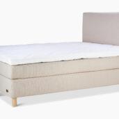 Pure Sleep -malliston sängyissä on nykyaikainen kevyt ja skandinaavinen muotoilu. Malliston sängyissä on aina koivujalat sekä ylellinen ja paksu petauspatja. Pure Sleepissä on karsittu kaikki turha, myös hinnasta.