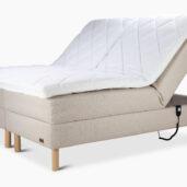 Pure Sleep -malliston sängyissä on nykyaikainen kevyt ja skandinaavinen muotoilu. Malliston sängyissä on aina koivujalat sekä ylellinen ja paksu petauspatja. Pure Sleepissä on karsittu kaikki turha, myös hinnasta.