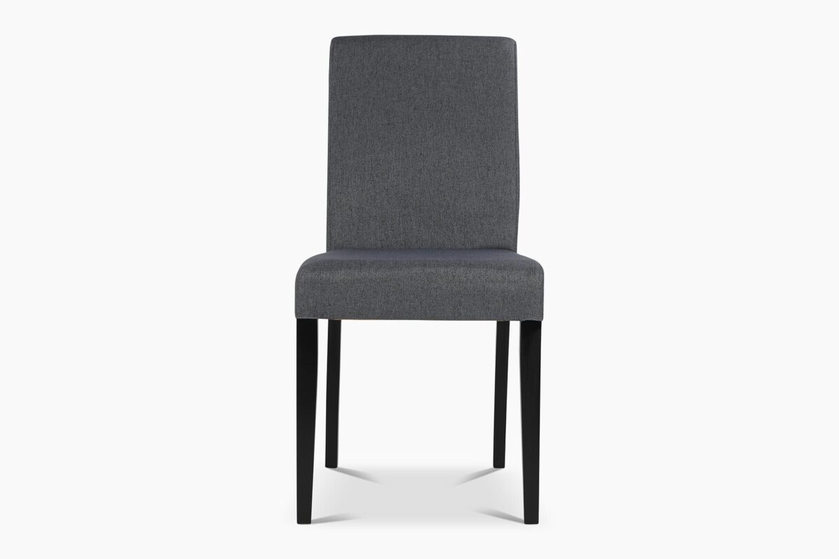 Saimaa_harmaa_musta4 Tyylikäs, mutta käytännöllinen Saimaa-hupputuoli on kiinteästi verhoiltu harmaalla polyester-kankaalla. Tuolin jalkavaihtoehdoista voi valita öljytyn tammen tai mustaksi maalatun pyökin.