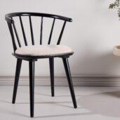 Sofia-tuoli on elegantti ruokapöydän tuoli, jossa yhdistyvät ajaton design ja erittäin mukava istuvuus. Tuoli on valmistettu kumipuusta.