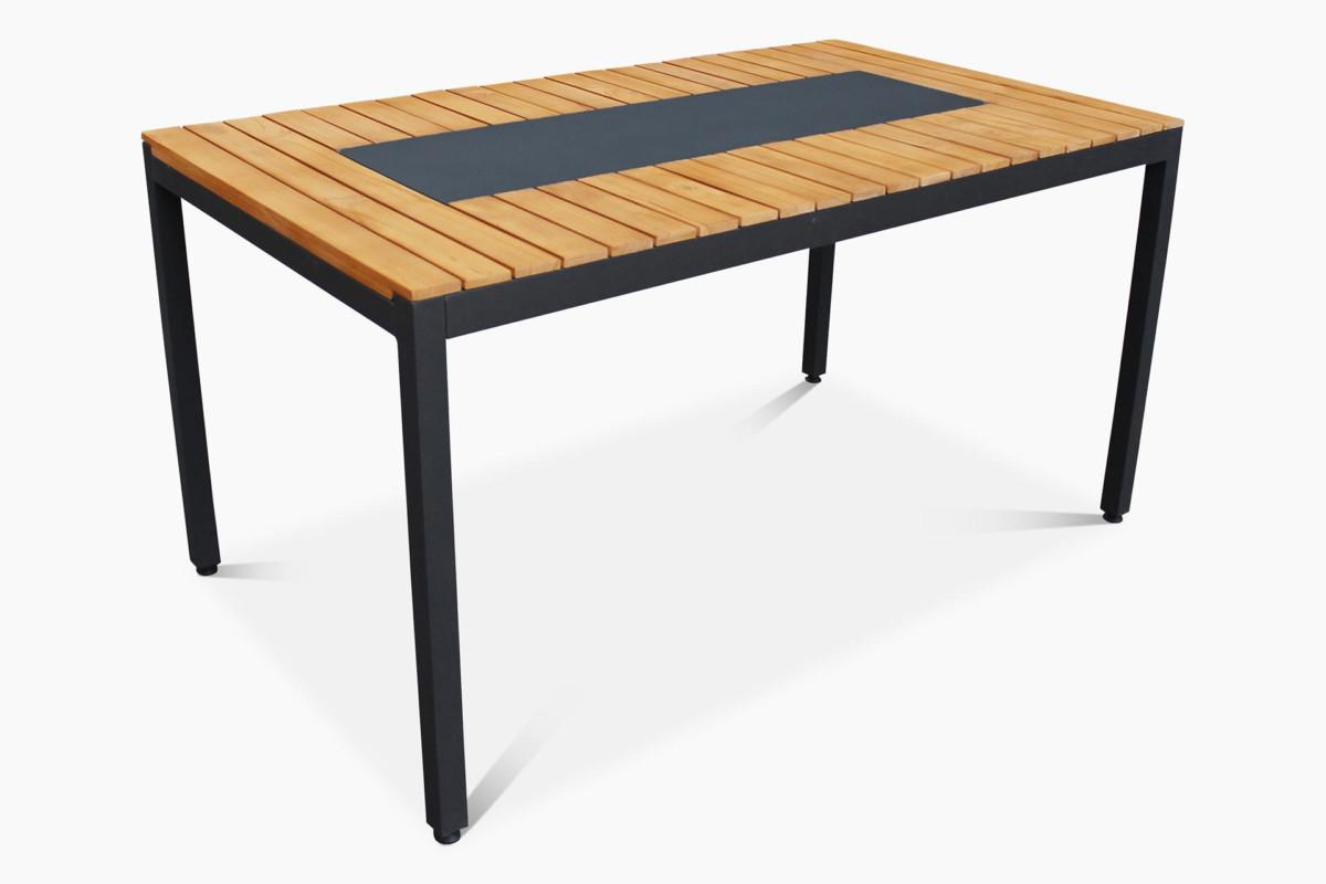 Teca-pöytä on valmistettu kestävästä, lujasta tiikistä, pöydän keskellä on sementtinen yksityiskohta