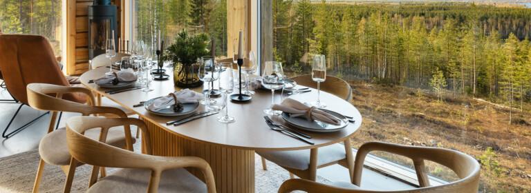 Villa Tähtivaarassa luonto jatkuu sisätiloihin