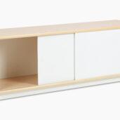 Niemi Design vastaa asiakkaiden toiveisiin ja palauttaa tuotantoon Ahti Taskisen suunnitteleman Vitriini-hyllysarjan.